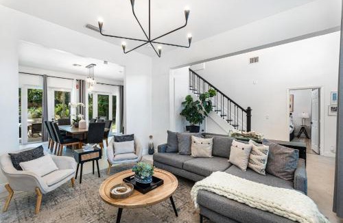 Hillsboro Pines Villa | Family estate wprivate pool basketball court