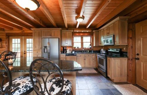 Celina House | Family-Favorite Cabin with Private Seasonal Pool and Movie Theater