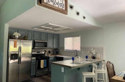 North Auburn House | Family Flat for 8