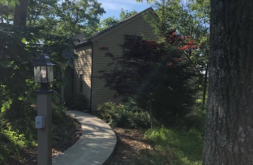 Roseland House | Family Friendly, Cozy Home on the Mountain Golf Course. All Necessities Included