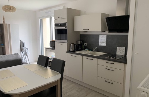 Fort-Mahon-Plage Apartment | Family-Friendly Apartment with Balcony, Baby Gear, and Parking