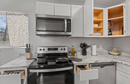 Southeast Colorado Springs House | Family-Friendly w/Hot Tub | 12 min to Broadmoor