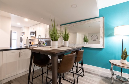 Westlake Village Apartment | Family friendly in the heart of Westlake Village! King beds, workstation,printer