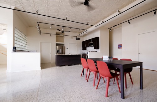 Ducktown Apartment | Family Friendly 2-Bedroom w/Kitchen & Laundry