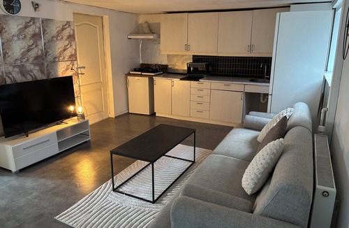 Gladsaxe Municipality Apartment | Family friendly 2 bedroom basement suite - 15 min to Copenhagen with Jacuzzi