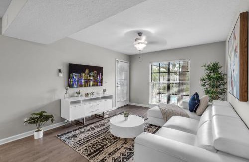 Survey Creek Apartment | Family Friendly 2 Bed in Fort Lauderdale