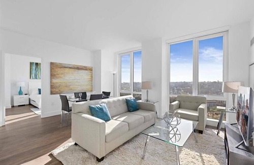 White Plains Apartment | Family Friendly 2BR | Full Kitchen | Downtown White Plains