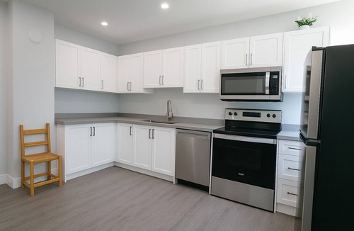 Hamilton House | Family-Friendly 3-Bedroom Furnished House(monthly rental)