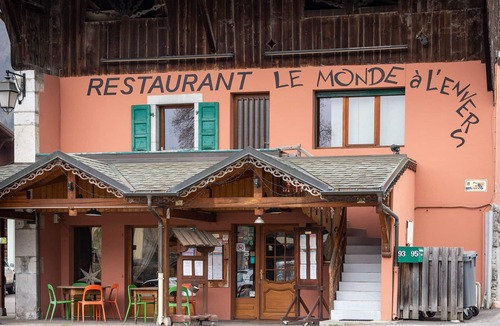 Samoens Apartment | Family friendly 3-bedroom apartment in Samoens close to ski bus and amenities