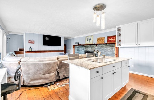 Rock Harbor House | Family-Friendly 3-Bedroom Lakefront Getaway on Norris Lake