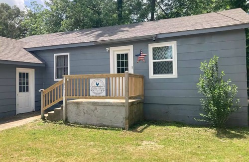 Van Buren House | Family-Friendly 3BR/2BA Van Buren Home w/Fire Pit & Starlink WiFi!