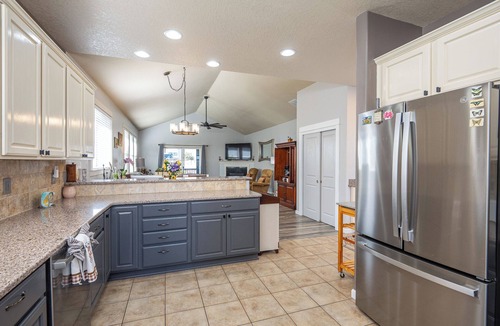 Canby House | Family Friendly 3BR/2BA Entire home + workspace