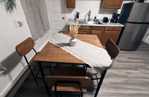 New Haven Apartment | Family-Friendly 3BR Hamden Apt Near New Haven & Universities