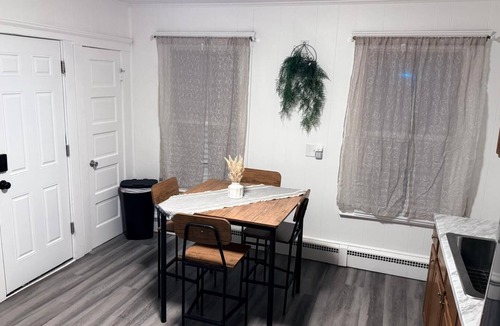 New Haven Apartment | Family-Friendly 3BR Hamden Apt Near New Haven & Universities