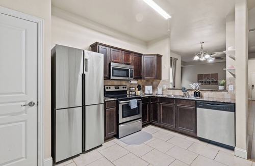 Lake Dallas House | Family-Friendly 3BR Retreat Sleeps 10 King Suite Bunks and Office