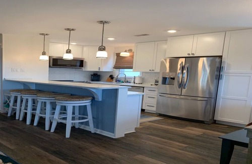South End Condo | Family-Friendly 3BR/2BA Condo w/Sunset Views Walk to Beach