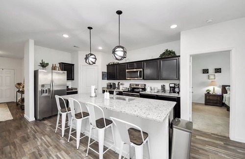 Katy House | Family-Friendly 4-bedroom Oasis with Fully Equipped Kitchen & Relaxing Vibes.
