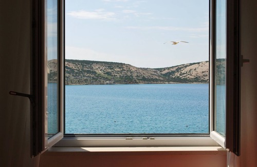 Stara Novalja Apartment | Family-friendly 4-star beach holiday apartment