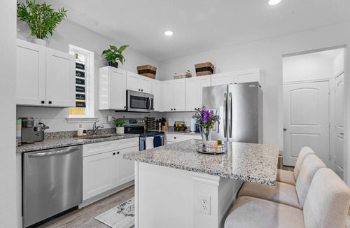 Grand Prairie House | Family-Friendly 4Br-3Bath Near DFW & AT&T
