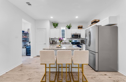 Grand Prairie House | Family-Friendly 4Br-3Bath Near DFW & AT&T