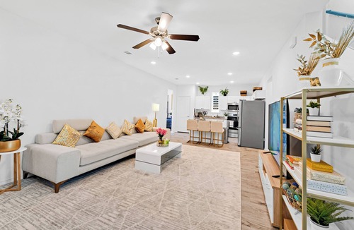 Grand Prairie House | Family-Friendly 4Br-3Bath Near DFW & AT&T
