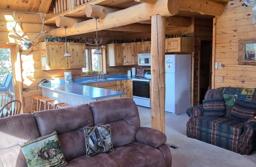 Hill City Cabin | Family Friendly 4BR, 3 Bath Cabin w/Hot Tub in the heart of the Black Hills