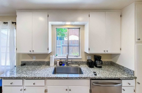 Foothill Farms House | ‼️Family-Friendly 4BR Vacation Home w/Outdoor BBQ