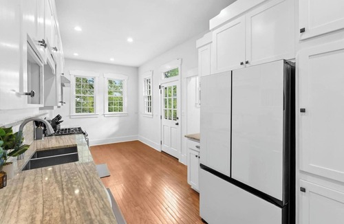 West Campus House | Family-Friendly 4BR Victorian Home ❤️ Near UT Free Parking Downtown