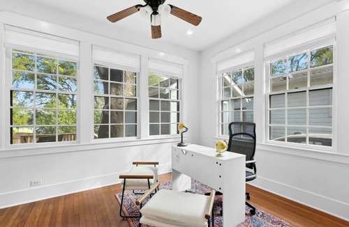 West Campus House | Family-Friendly 4BR Victorian Home ❤️ Near UT Free Parking Downtown