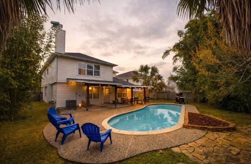 FM 1960 House | Family-Friendly 6BR Retreat w/Pool in Houston