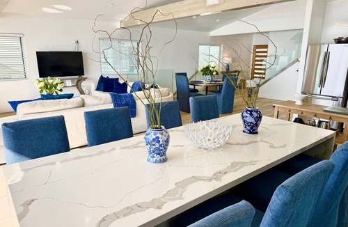 South Oceanside House | Family Friendly, 8 Br Beachfront House, Fire Ring in Sand, Walk to Restaurants