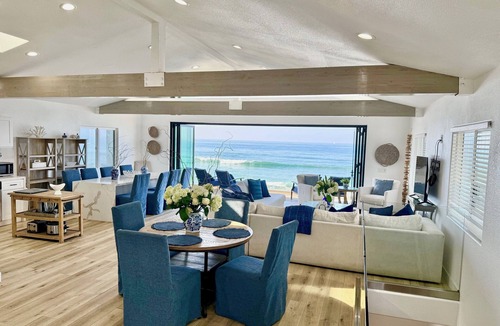 South Oceanside House | Family Friendly, 8 Br Beachfront House, Fire Ring in Sand, Walk to Restaurants