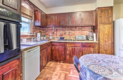 Allentown House | Family-Friendly Allentown Abode w/Backyard!