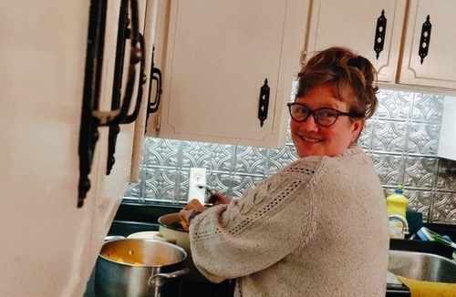 Flinton House | Family-friendly and pet-friendly home away from home. 2 minutes from the river