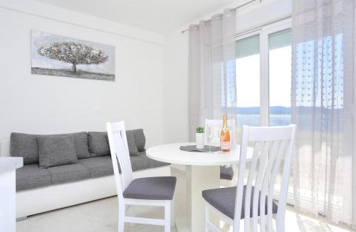 Zivogosce Apartment | Family-friendly apartments with swimming pool Zivogosce - Porat, Makarska - 18150