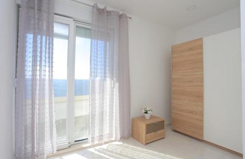 Zivogosce Apartment | Family-friendly apartments with swimming pool Zivogosce - Porat, Makarska - 18150