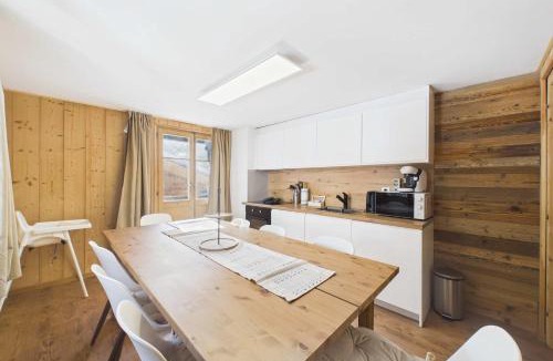 Randa Apartment | Family-Friendly Apartment for 8 near Zermatt