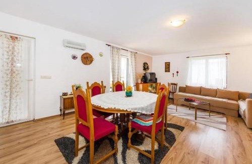 Lovinac Apartment | Family-friendly apartments with swimming pool Lovinac, Velebit - 21748