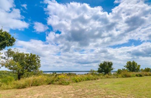 Ponca City Apartment | Family-Friendly Apt w/Lake Views in Ponca City!