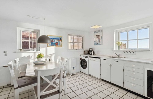 Arnager House | Family-friendly beachside holiday home