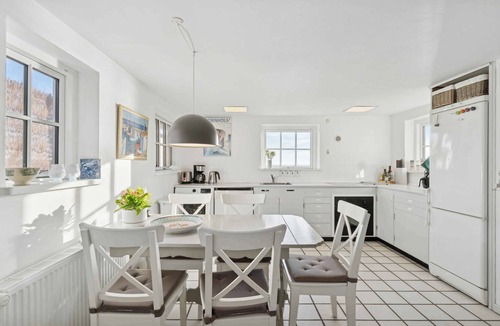 Arnager House | Family-friendly beachside holiday home