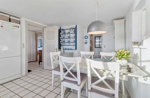 Arnager House | Family-friendly beachside holiday home