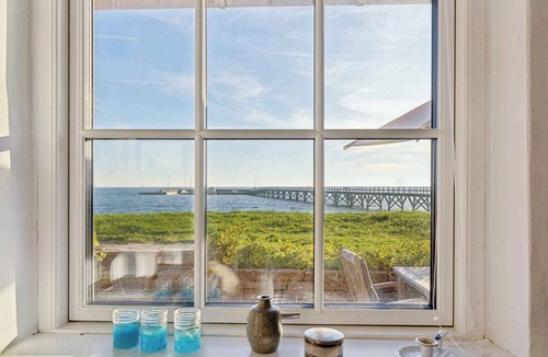 Arnager House | Family-friendly beachside holiday home