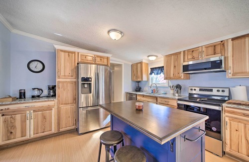 Afton House | Family-Friendly Bernice Home: 2 Mi to Lake & Park!