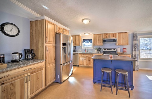 Afton House | Family-Friendly Bernice Home: 2 Mi to Lake & Park!