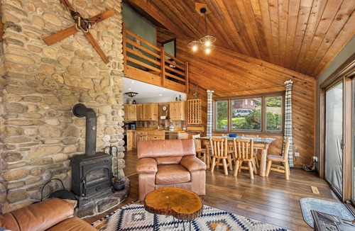 West Valley Cabin | Family-Friendly Cabin with Heated Pool & Sauna