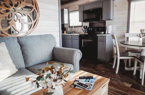 Dewy Rose Cabin | Family Friendly Cabin #2