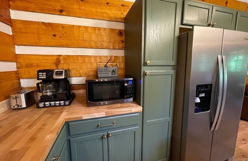 Hartford Cabin | Family friendly cabin, Screened porch, Fire pit