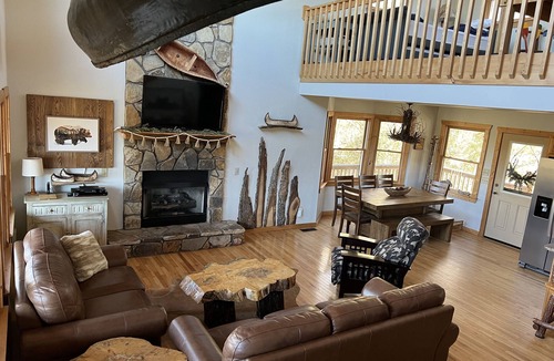 Murphy Cabin | Family-friendly cabin, with mountain views and tranquil creek near Blue Ridge