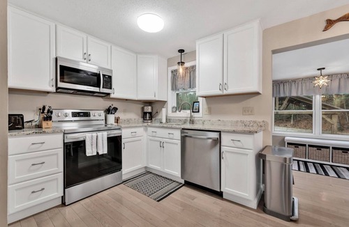 Cataumet House | Family-Friendly Cape Cod Home Near Beach